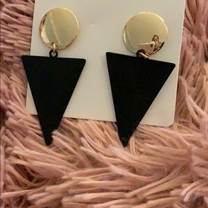 2 for $10💍NWOT Gold Circle/Triangle Earrings